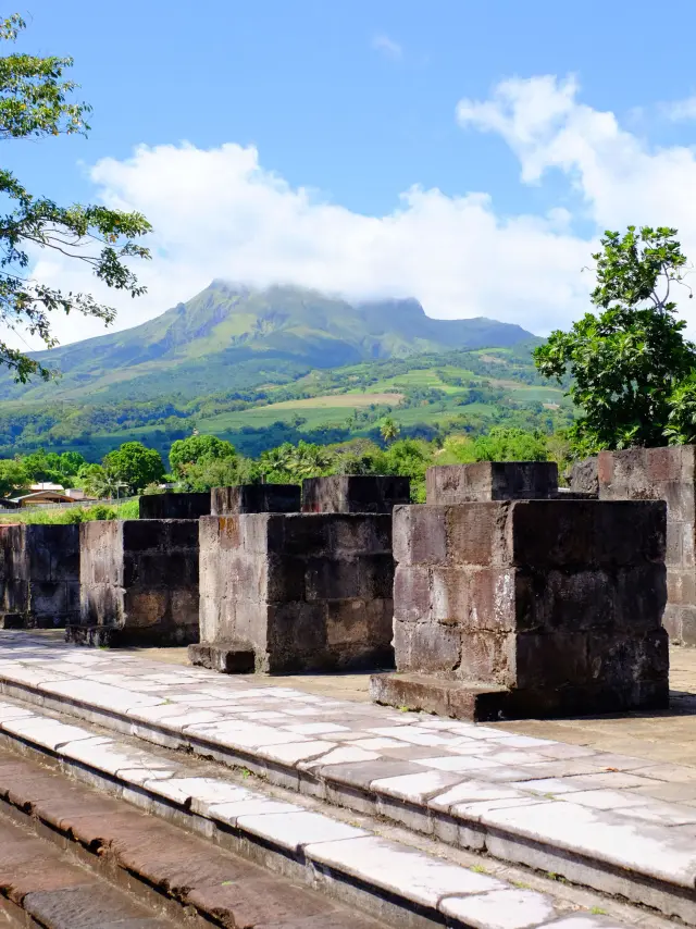 Ancien théâtre Ruine Saint-Pierre Martinique