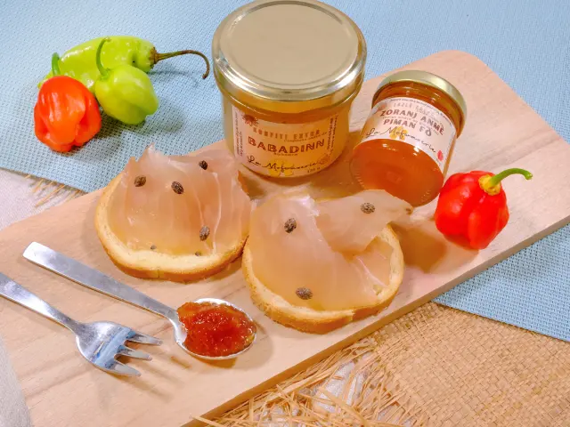 Confiture à la barbadine Gelée à l'orange amère, piment fort La Mofwazerie Saint-Pierre Martinique