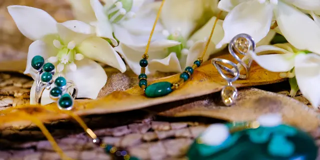 Bijoux avec de la Malachite Bijonat Trois-îlets Martinique