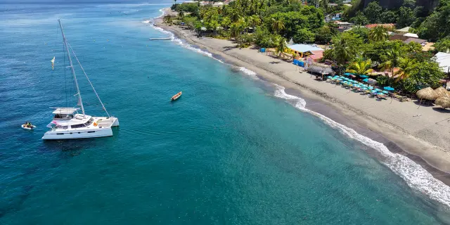 Plage du coin Restaurant Wahoo Café Catamaran Captain Toch Carbet Martinique