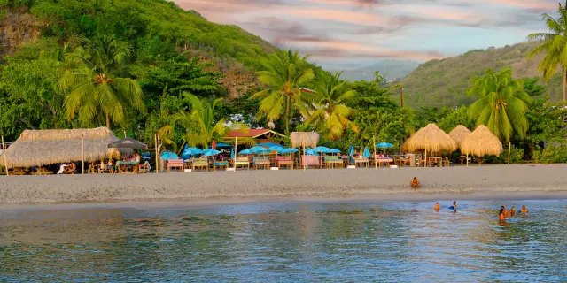Plage du coin Restaurant Wahoo Café Carbet Martinique